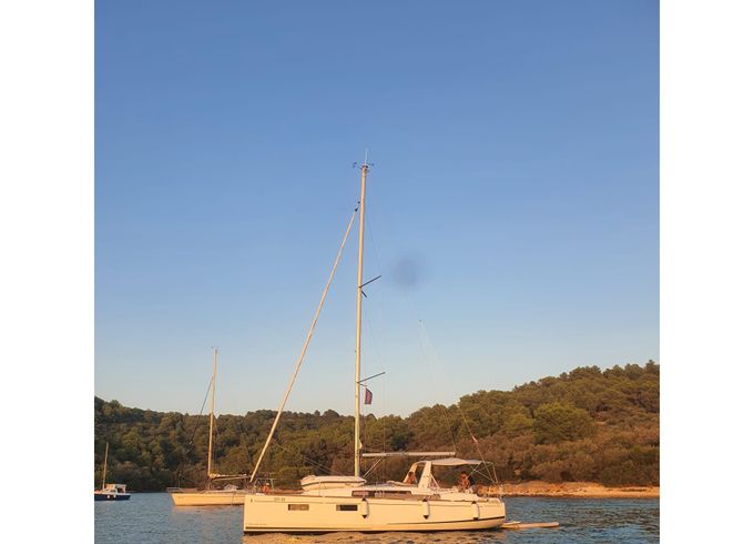 Beneteau Oceanis 35.1