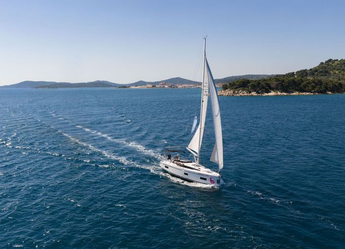 Bavaria C38