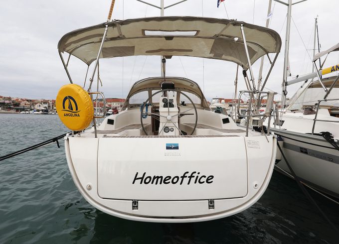 Bavaria Cruiser 33