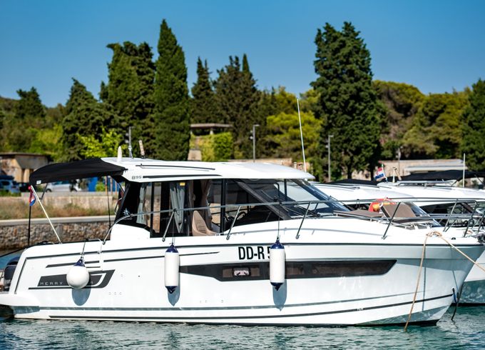 Jeanneau Merry Fisher 895