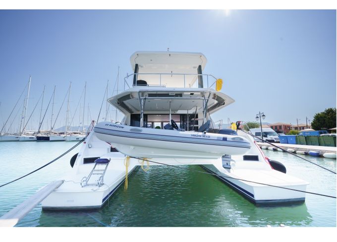 Leopard Catamarans Leopard 43 Pc