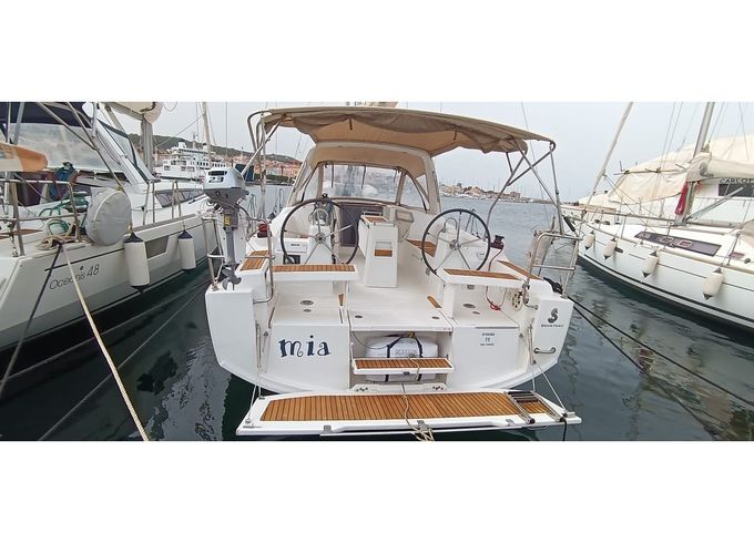 Beneteau Oceanis 35.1