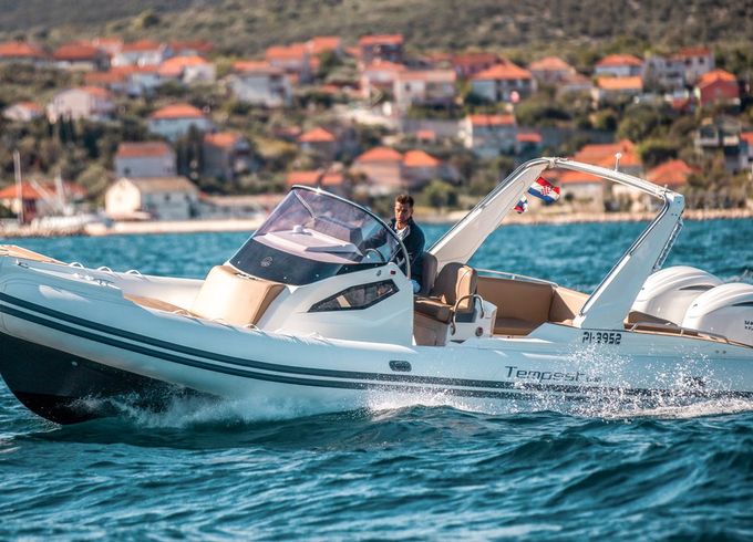 Cantiere Capelli Tempest 1000 Open