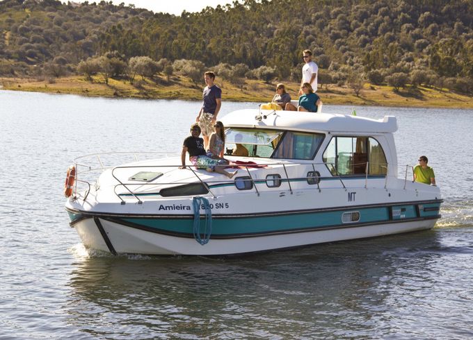 Nicols Yacht Nicols Sedan 1310