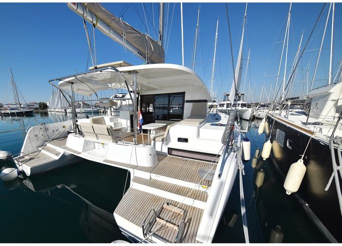 Lagoon 42