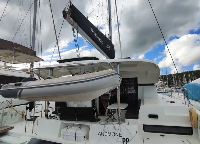 Lagoon 42