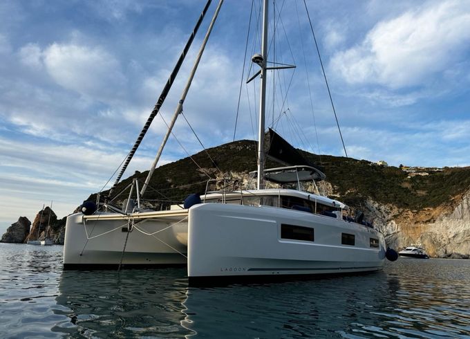 Lagoon 46 (3 Cab)
