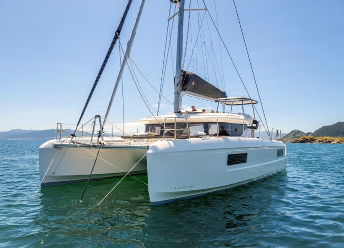 Lagoon 43