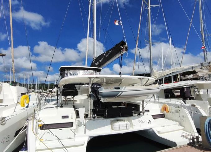 Lagoon 42