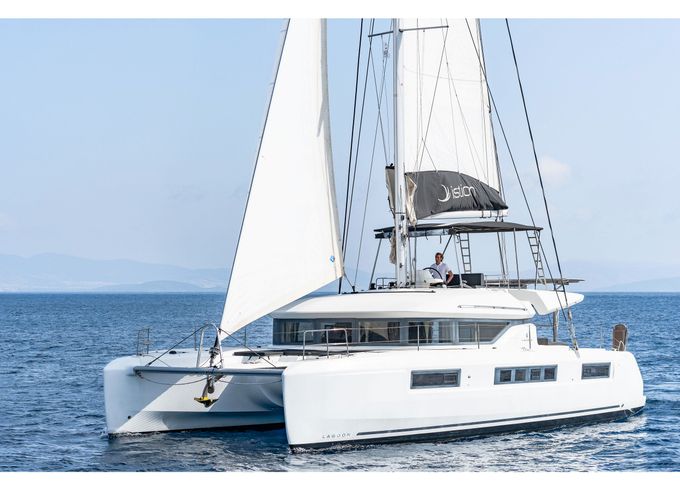 Lagoon 50 A/c & Gen & Wm