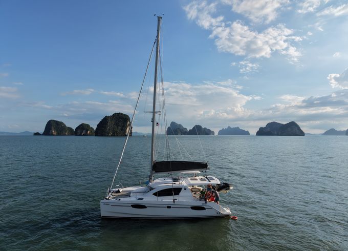 Leopard Catamarans / Robertson & Caine Leopard 39