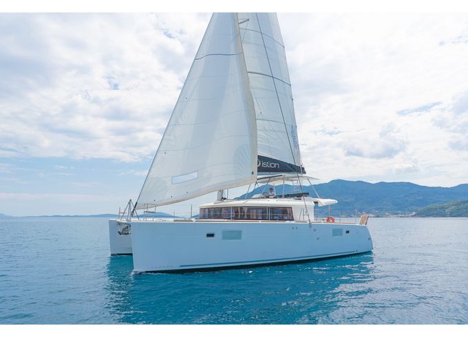 Lagoon 450 Fly A/c & Gen & Wm