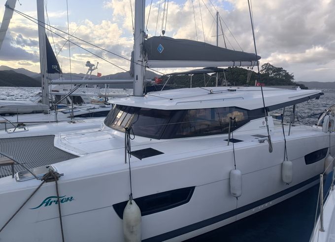Fountaine Pajot Isla 40