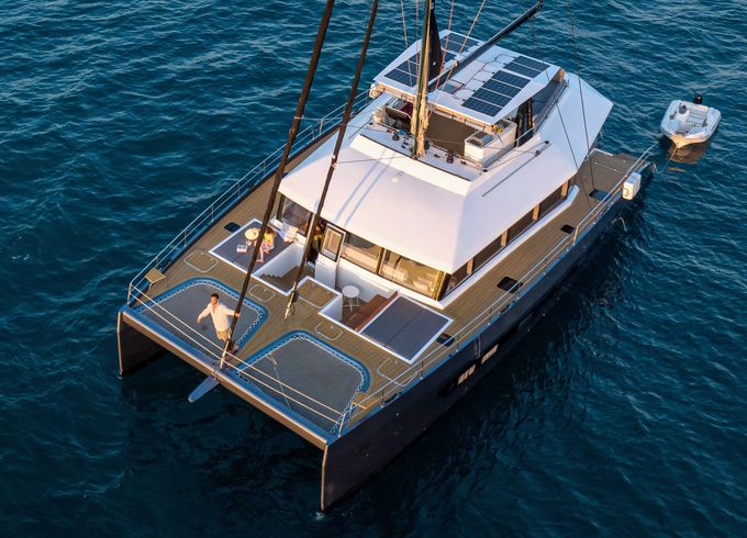 Catamaran J-yachts