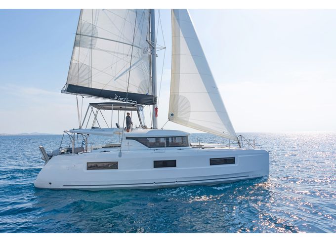 Lagoon 46 A/c & Gen & Wm