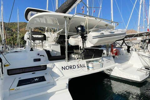 Lagoon 42