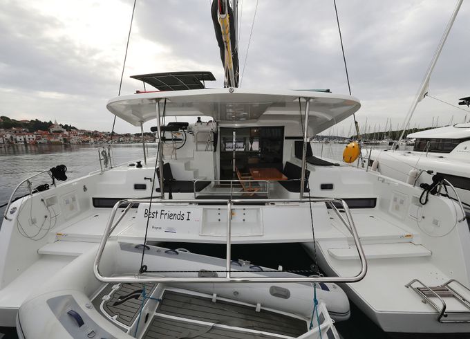 Lagoon 42