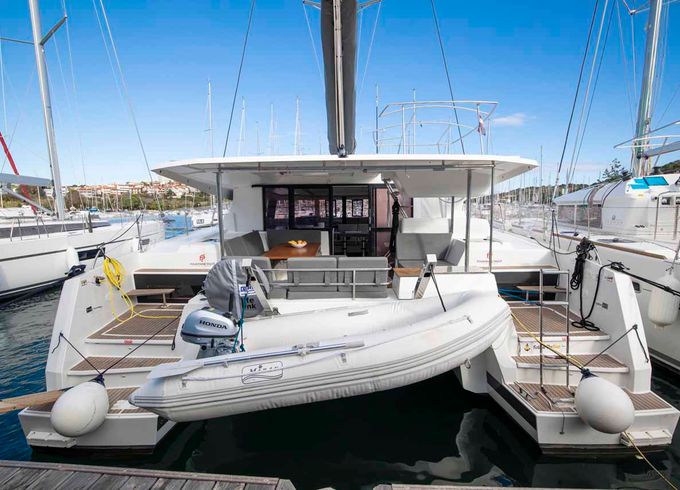 Fountaine Pajot Astrea 42