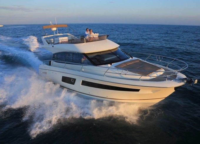 Prestige 450 Fly