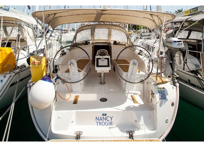 Bavaria Cruiser 37