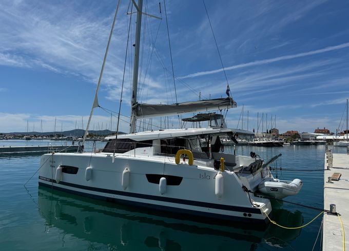 Fountaine Pajot Isla 40