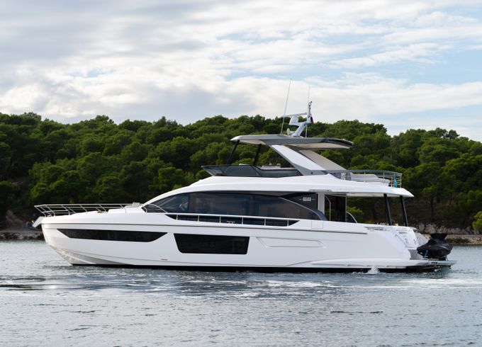 Azimut Yachts Azimut 68 Fly