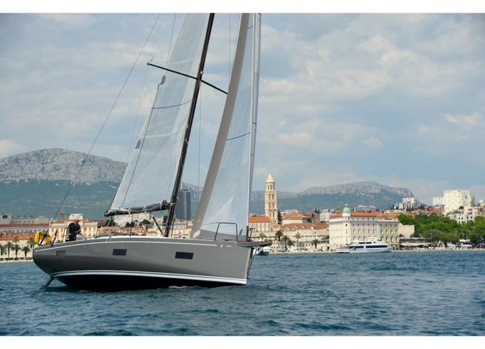 Beneteau First 44
