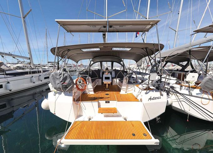 Bavaria C42 Style