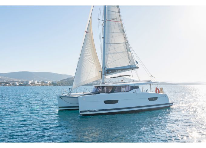 Fountaine Pajot Lucia 40