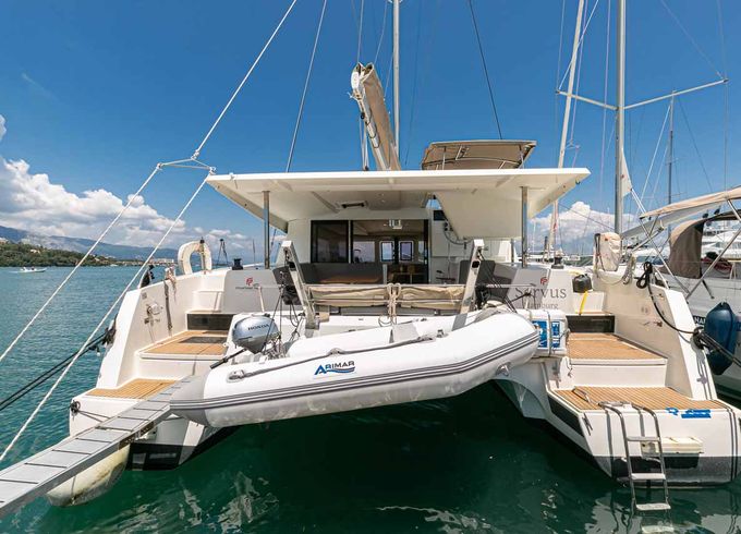Fountaine Pajot Lucia 40