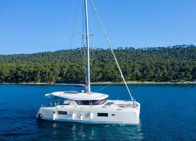 Lagoon 42