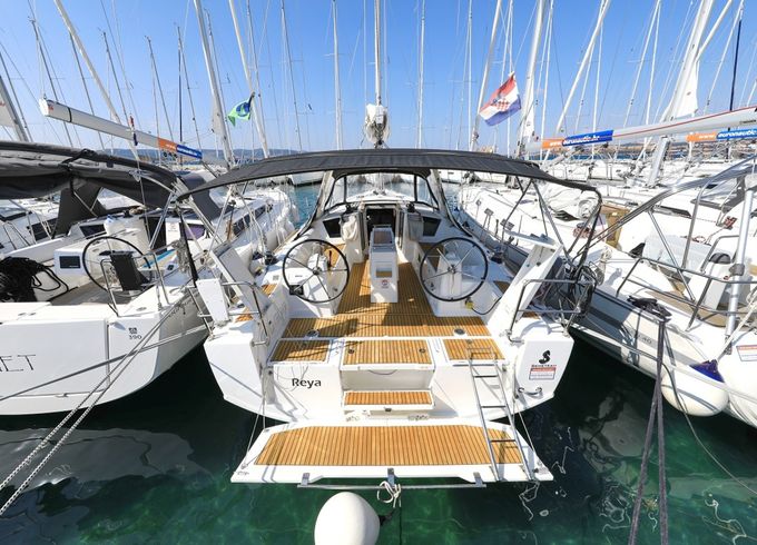 Beneteau Oceanis 38.1