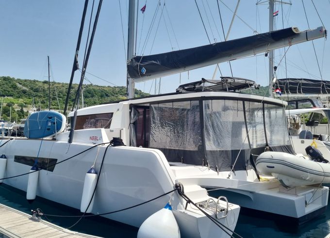Neel Trimarans Neel 47