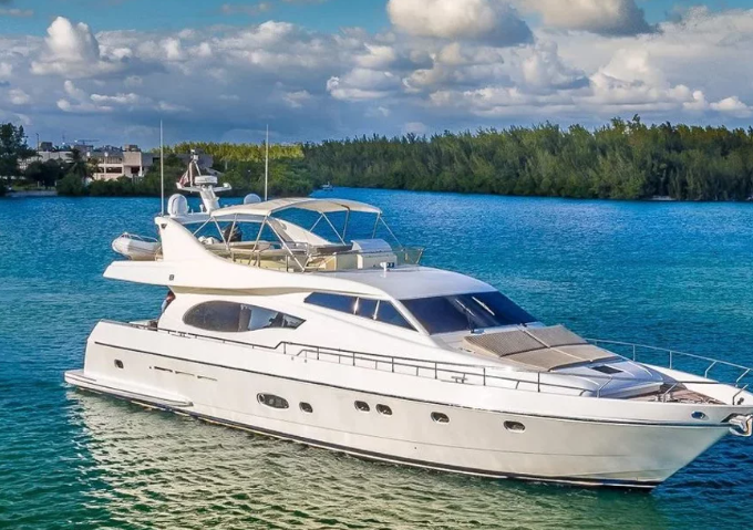 Ferretti Yachts 730