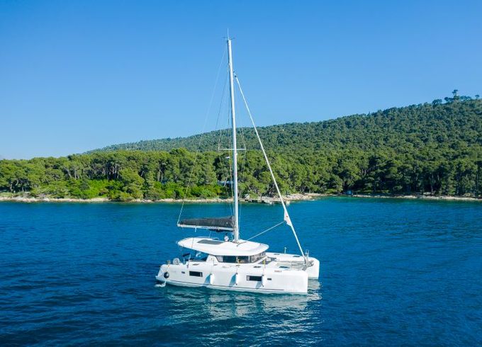 Lagoon 42