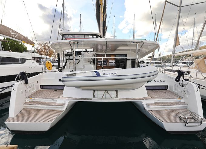 Lagoon 42