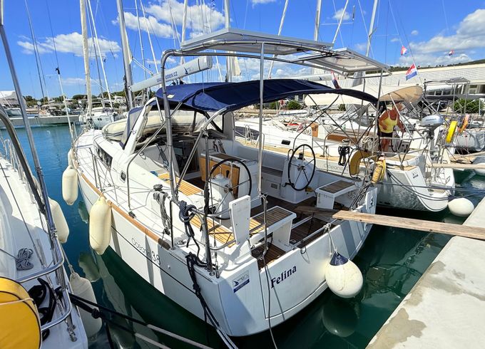 Beneteau Oceanis 38