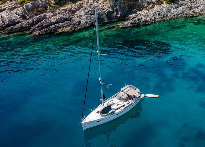 Bavaria 37