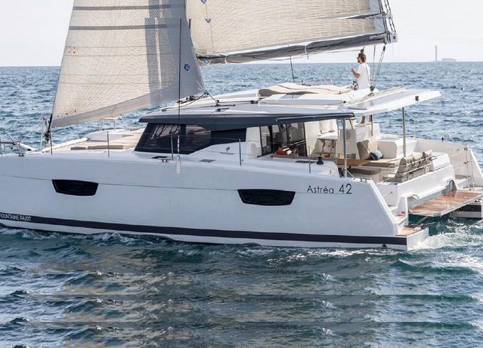 Fountaine Pajot Astréa 42