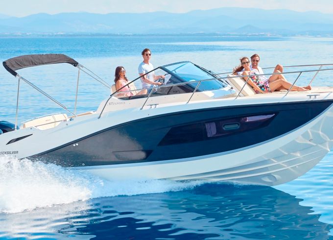 Quicksilver Activ 875 Sundeck