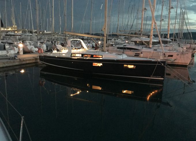 Beneteau Oceanis 38.1