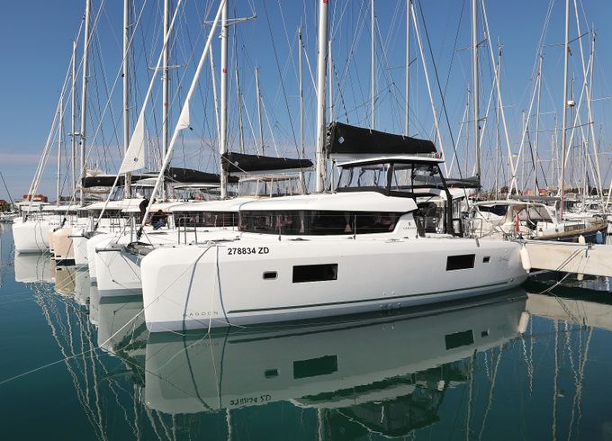 Lagoon 42