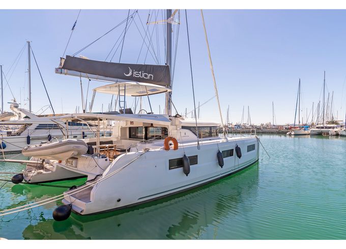 Lagoon 46 A/c & Gen & Wm