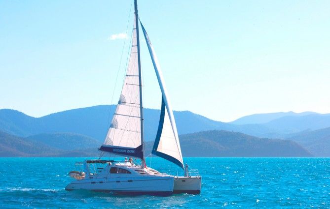 Leopard Catamarans / Robertson & Caine Leopard 42