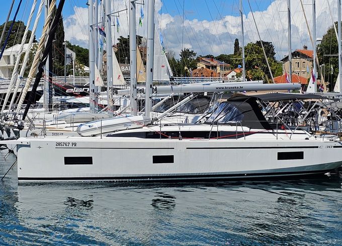 Bavaria C38