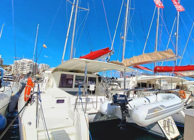 Lagoon 421