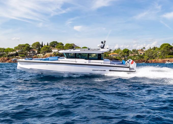 Axopar 37 Xc Cross Cabin