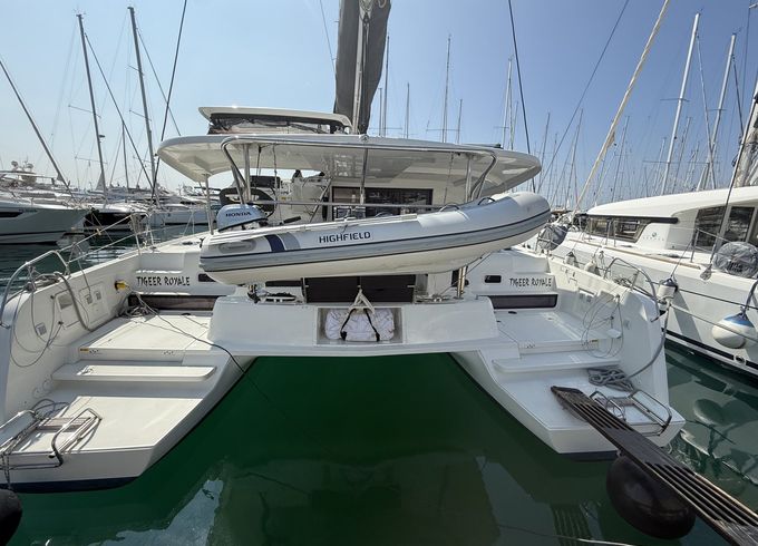 Lagoon 42