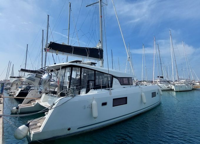 Lagoon 42