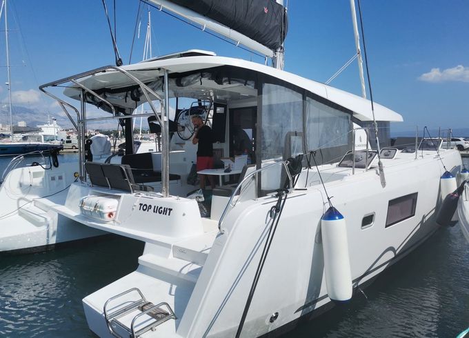 Lagoon 42